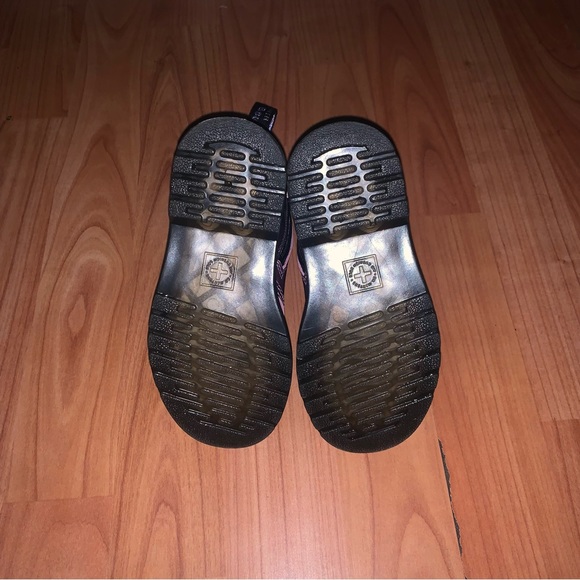 Dr. Martens Kids Boots in Metallic Purple - Picture 8 of 16